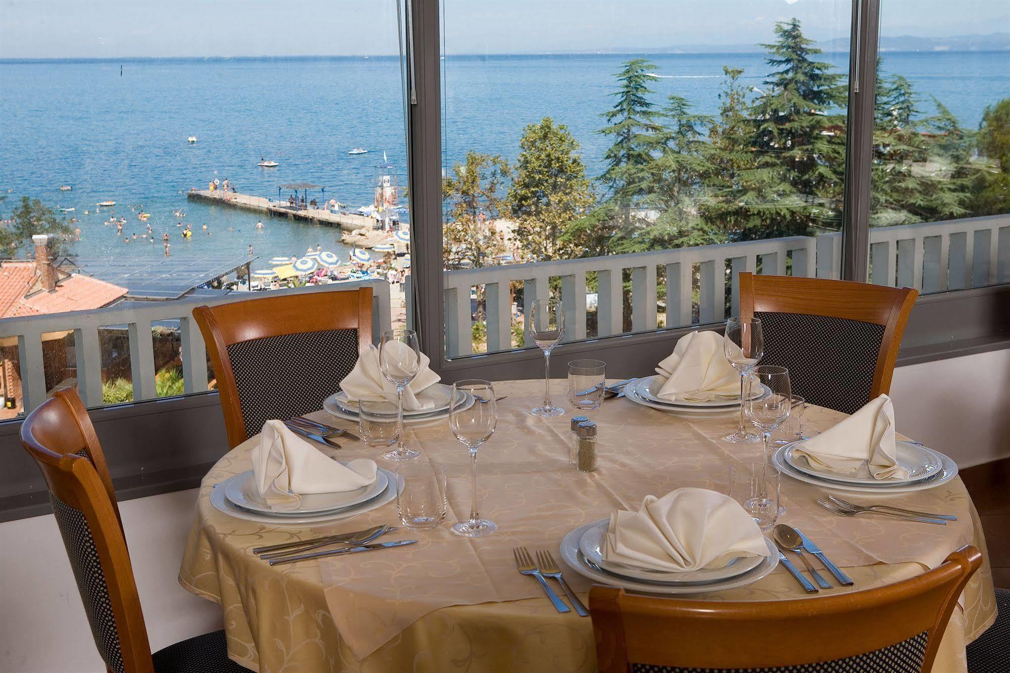 Dependences - San Simon Resort Izola Bagian luar foto