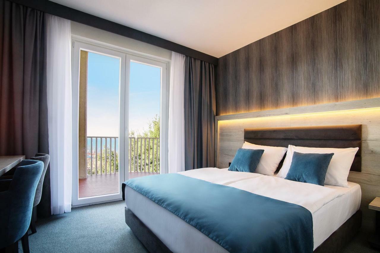 Dependences - San Simon Resort Izola Bagian luar foto